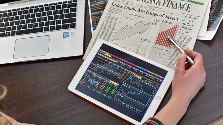 The new Financial Communications Graduate Certificate provides professionals with the know-how to effectively communicate financial information.