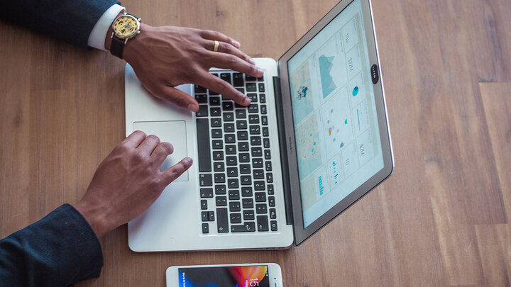 The new fully online graduate certificate program in supply chain analytics provides professionals new data skills to adapt to rapid change happening in their careers.