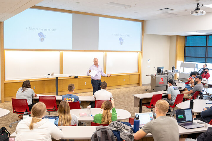 Named to Houston’s 40 Under 40, Gillaspie shared his experiences as an entrepreneur in the Business Plan Development and Decision Making, taught by Sam Nelson, director of the Center for Entrepreneurship.