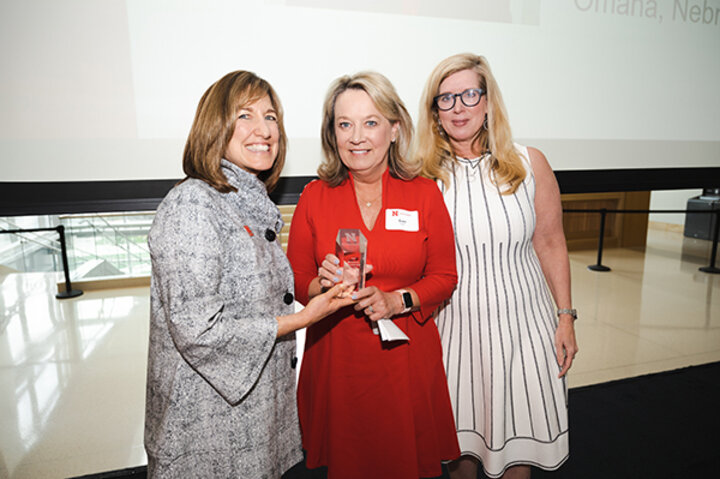 Jane Miller, '84, president and chief operating officer at Gallup, receieved the Business Leadership Award.