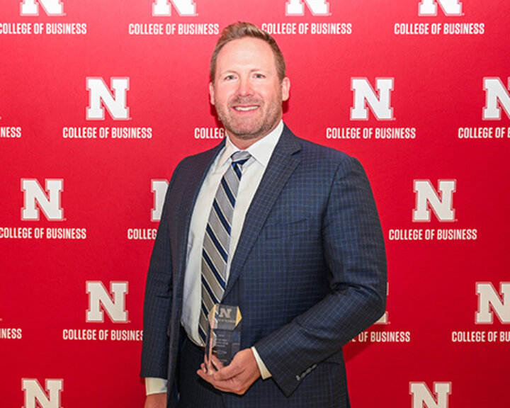 Chris Leitner, '96, was presented the Business Leadership Award.