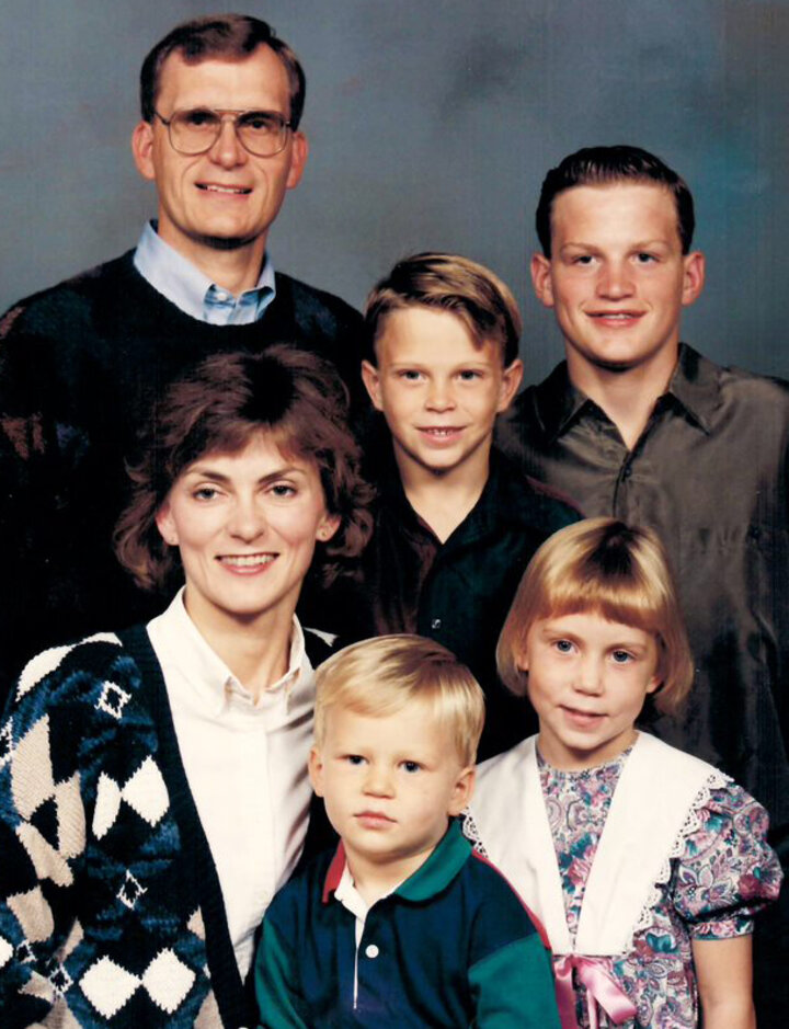 Les and Melanie Robbins and their four children